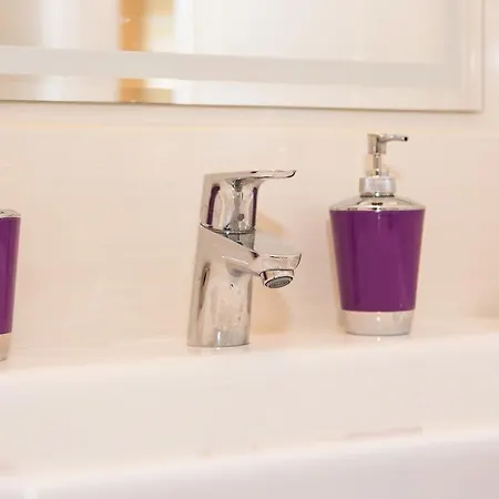 Iris Luxury Apartment *